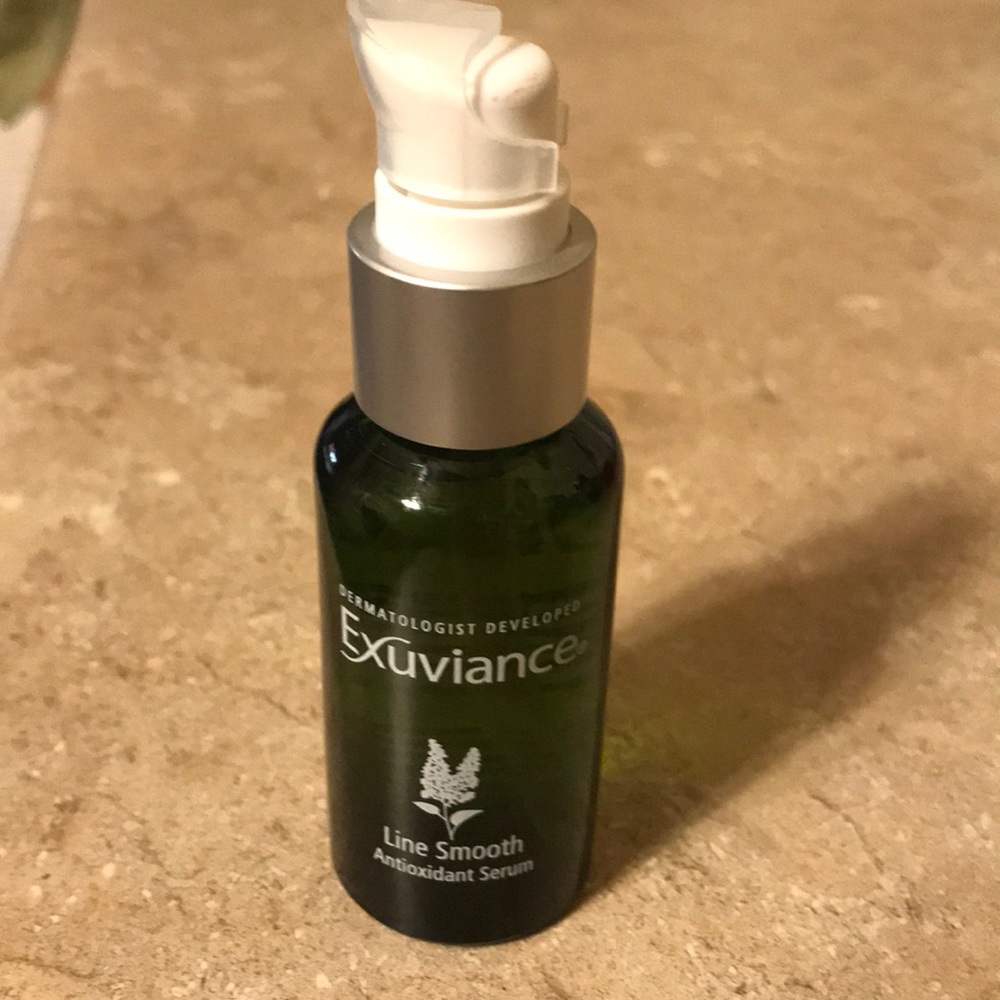Exuviance line smooth serum